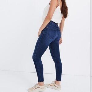 Madewell • Curvy High-Rise Skinny Jeans in Danny Wash: TENCEL™ Denim Edition